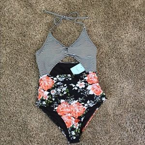BRAND NEW *with tags* Cupshe 1-Piece Bathing Suit